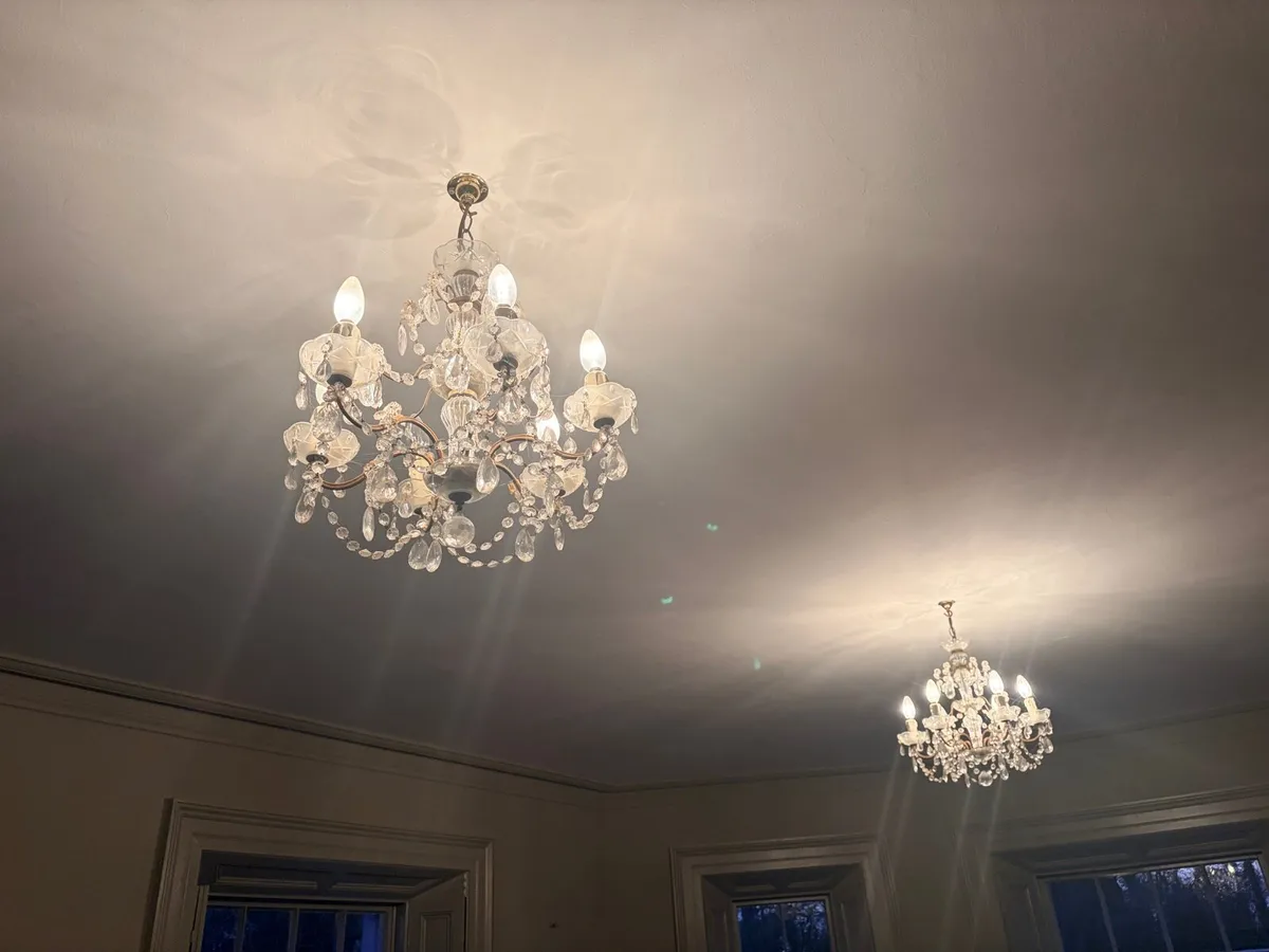 Pair of chandeliers - Image 3