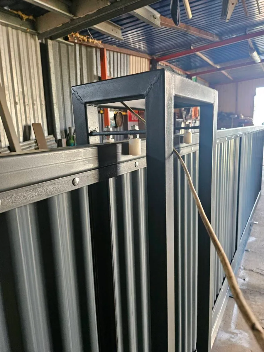 16 electric roller gate - Image 4