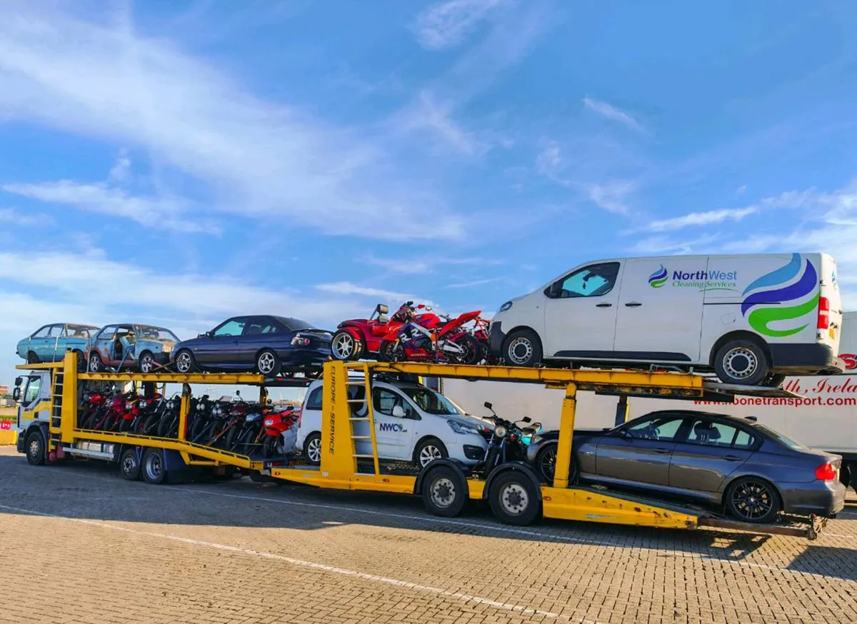 Renault Premium car transporter - Image 1