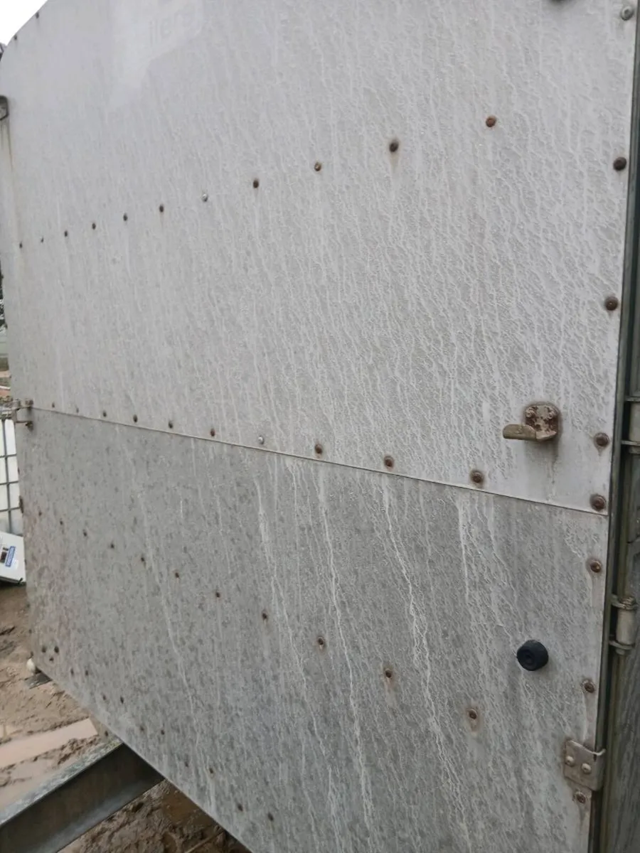 cattle trailer - Image 1