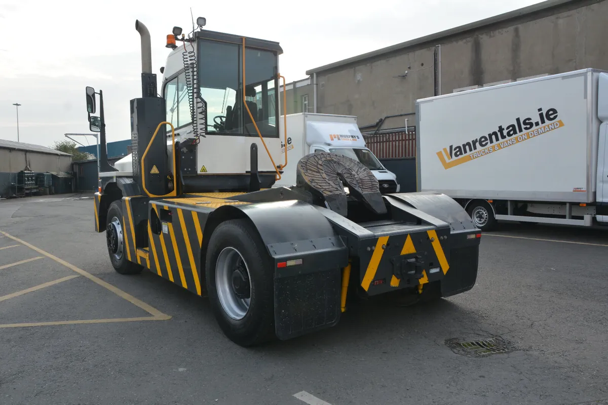 Kalmar Yard Shunter - SAFE Trailer Moving - Image 4