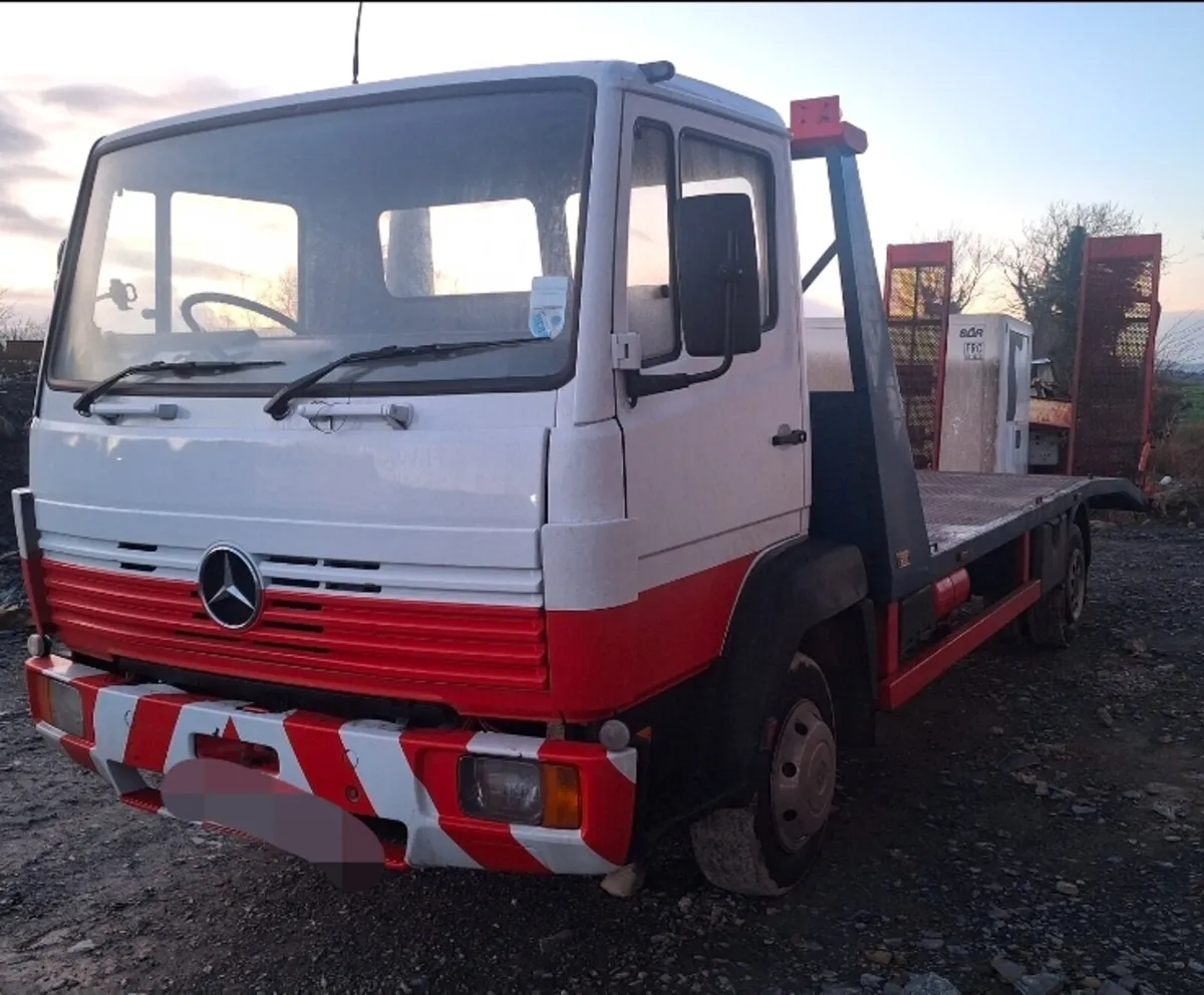 Mercedes 814 Recovery Truck For Sale - Image 2