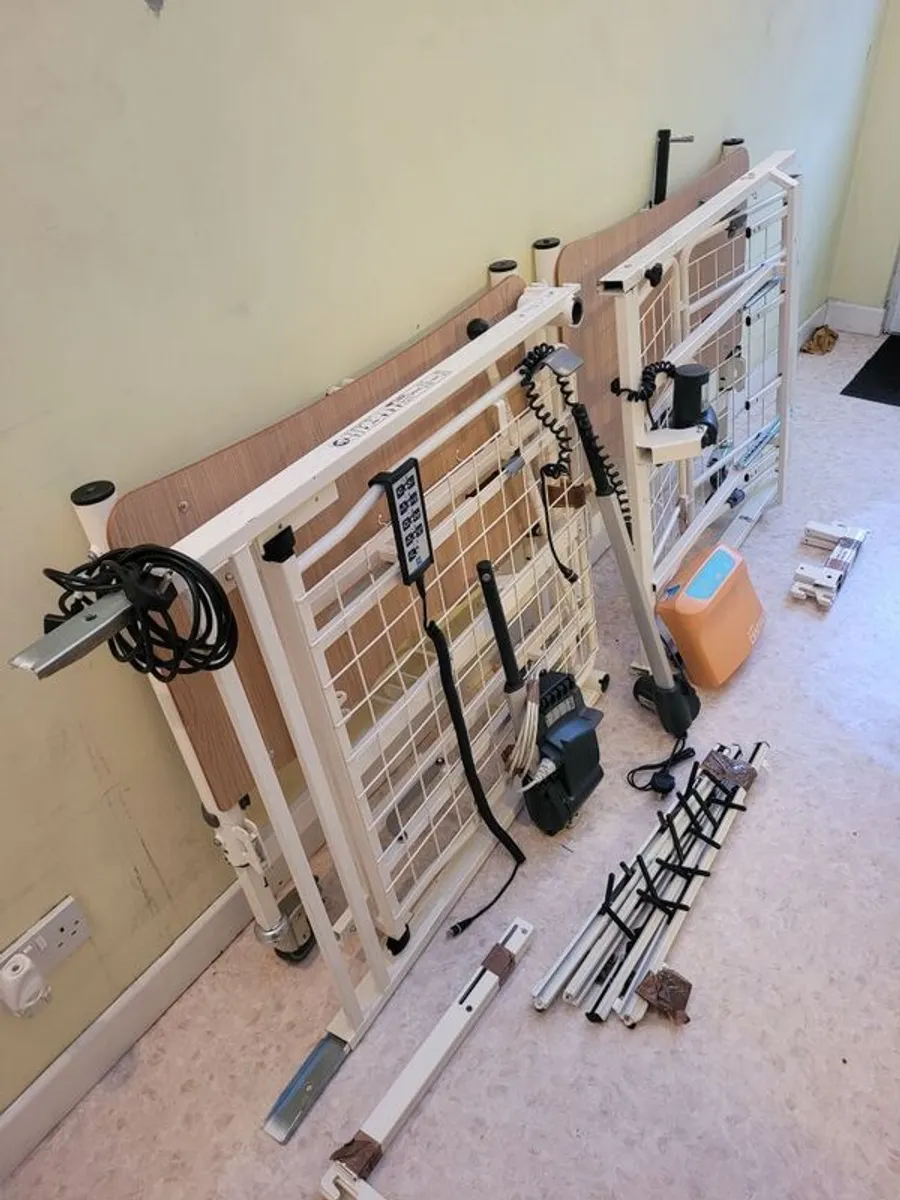 Medical Bed Like New. Linak DK 6430 Nordborg. Production Date 2021. - Image 2