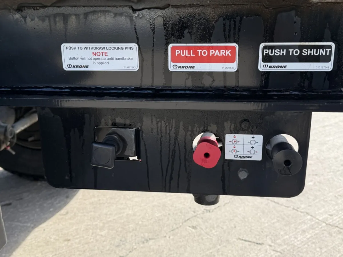 2022 KRONE SLIDING SKELETAL TRAILER - Image 4
