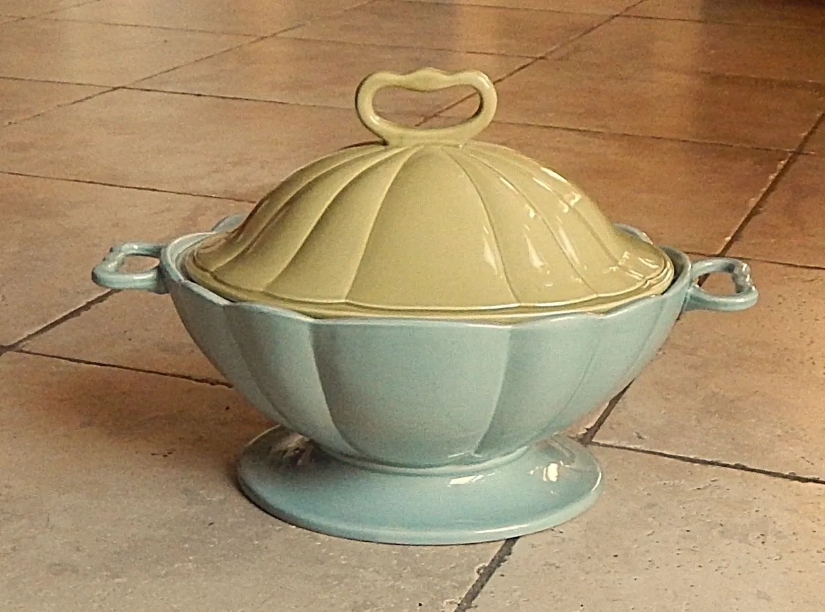 Waterford Great Room Green Tea Ceramic Tureen - Image 1