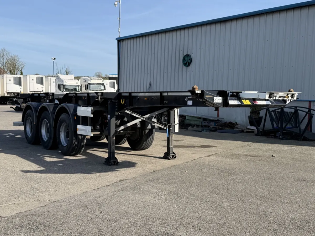 2022 KRONE SLIDING SKELETAL TRAILER - Image 1