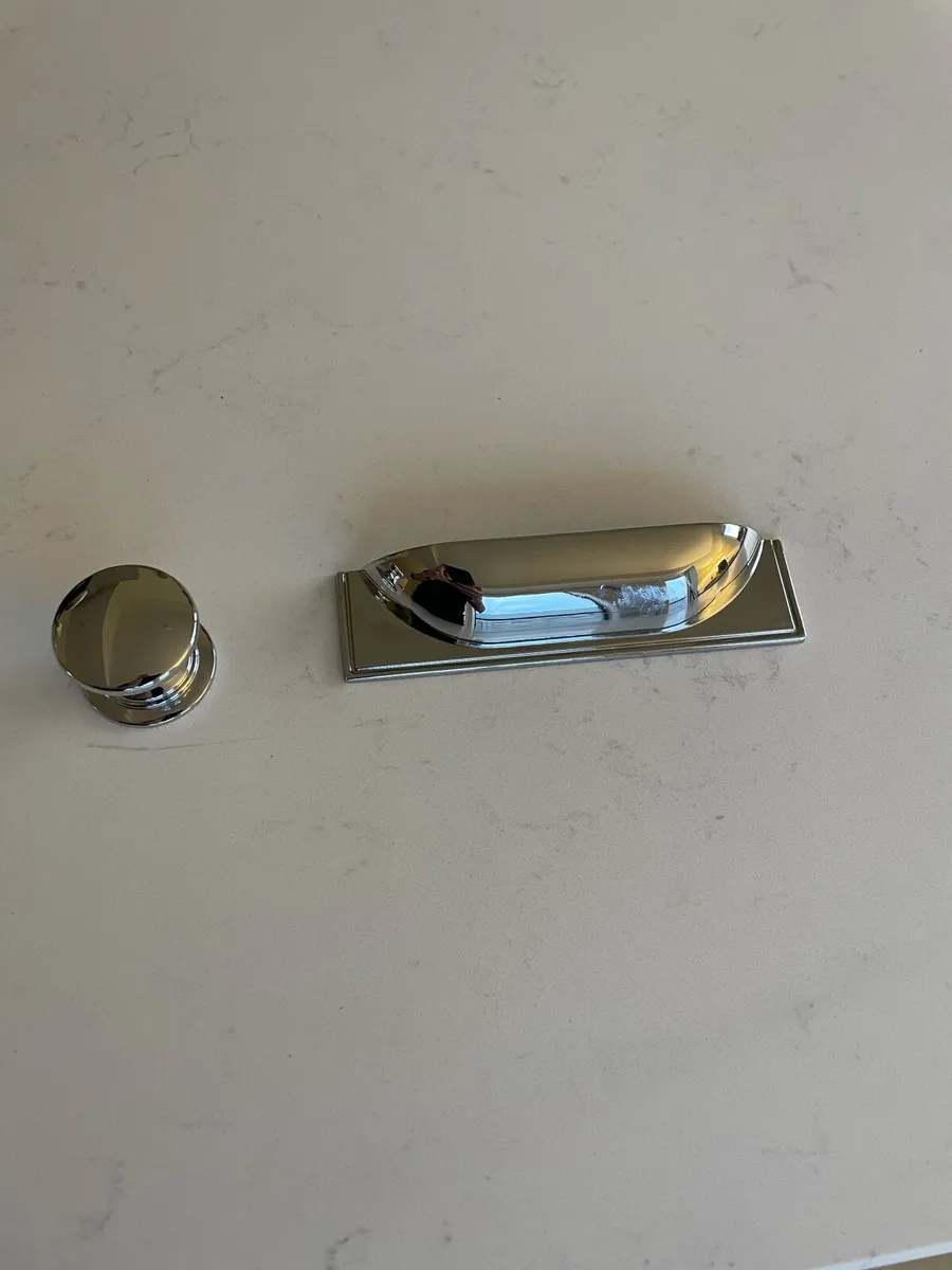 Kitchen Cabinet Knobs & Cups - Image 1