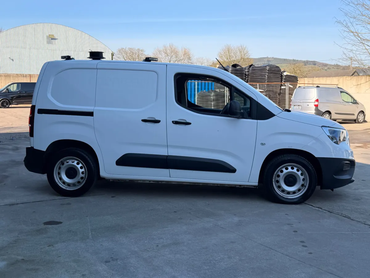 Vauxhall Combo 2019 - Image 3