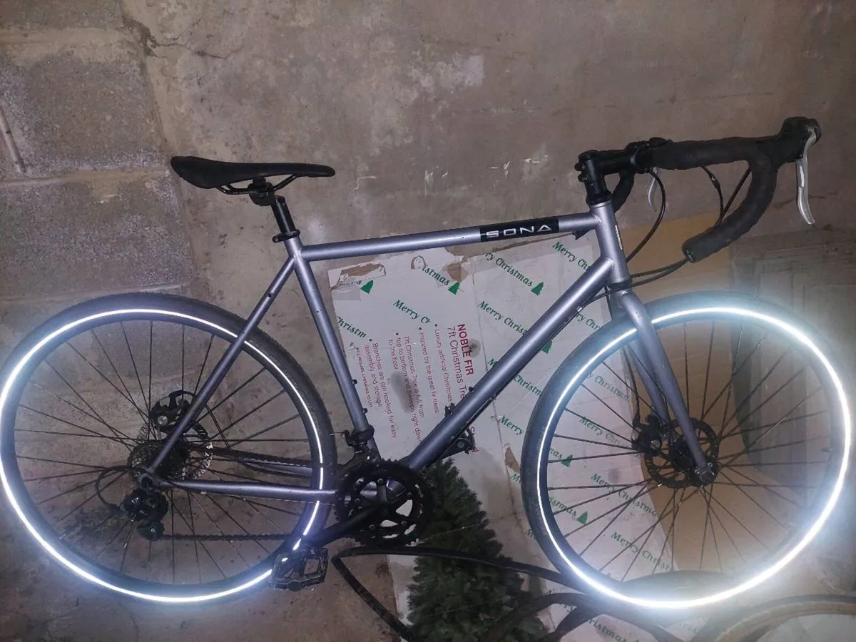 Sona commuter gravel bike - Image 1