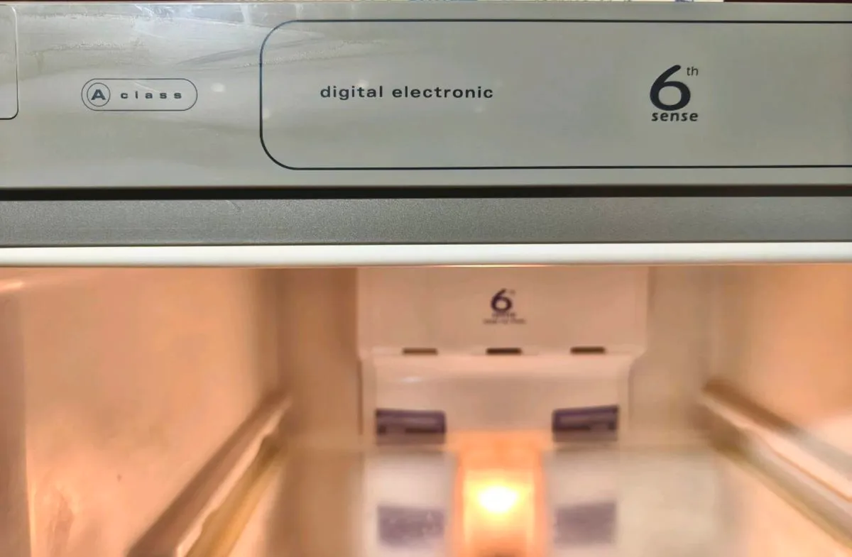 Whirlpool Freestanding Fridge Freezer - Image 3