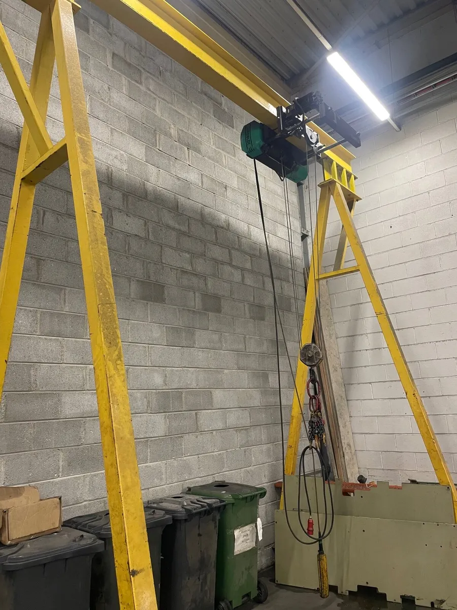 Gantry crane hoist - Image 3