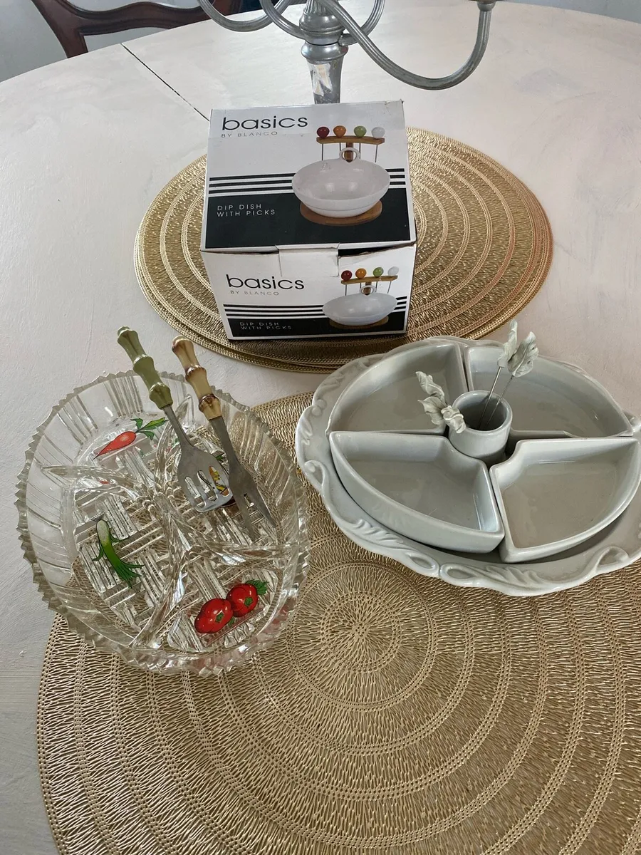 Assortment of dip dishes - Image 1