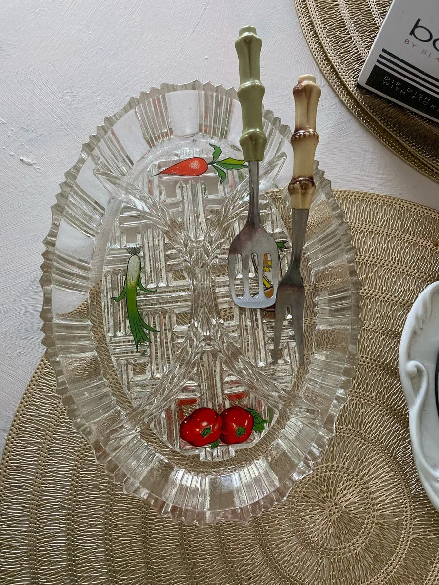 Assortment of dip dishes - Image 2