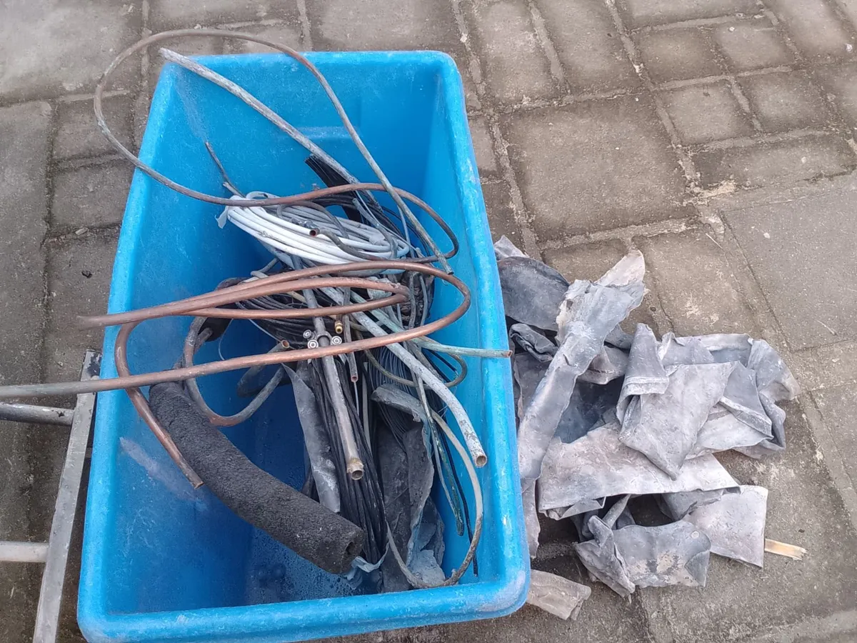 Copper lead - Image 1