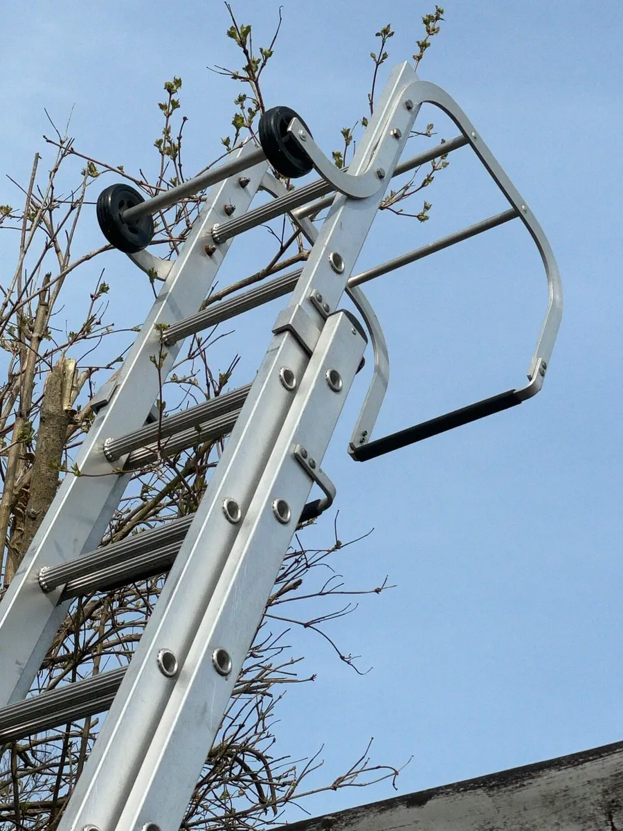 Roofing ladder - Image 2