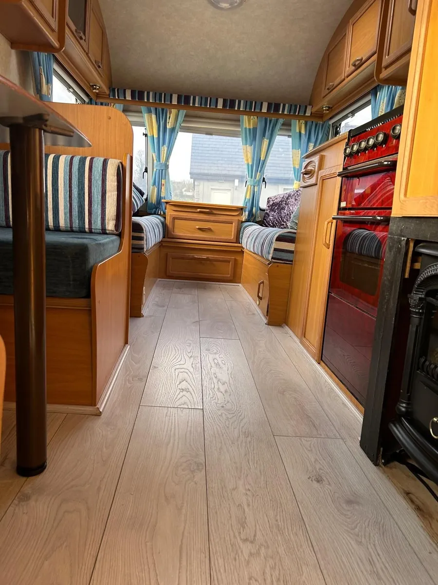 Caravan Avandale Dart 6 Berth - Image 3