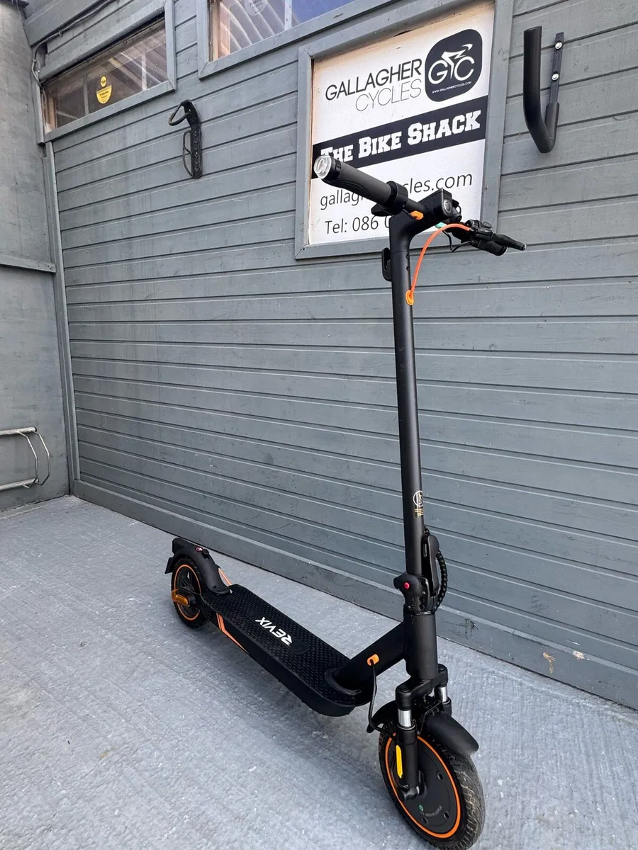 E-Scooter only 2 weeks old - Image 1