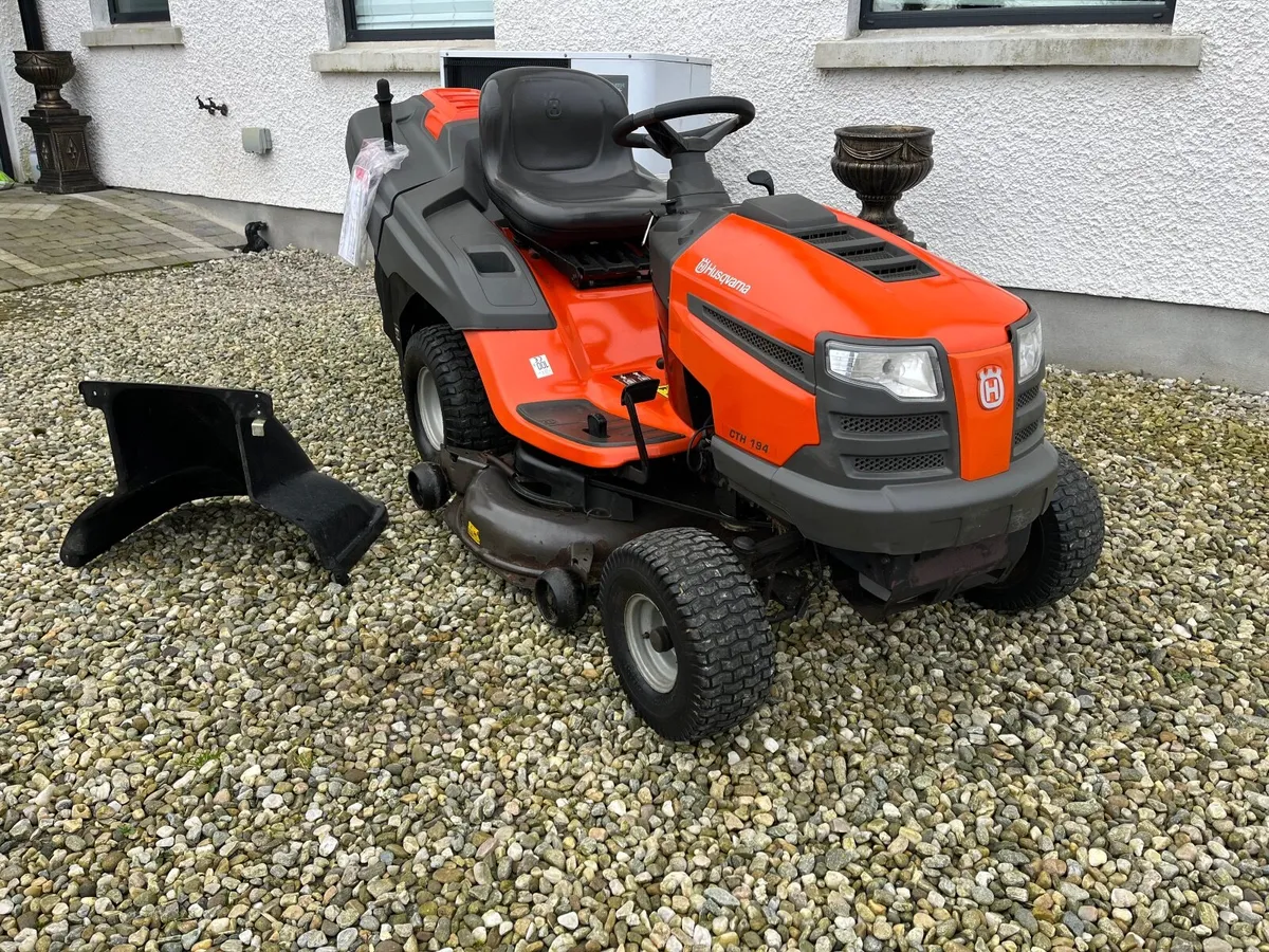 Husqvarna 19hp 42 inch cut ride on lawnmower - Image 4