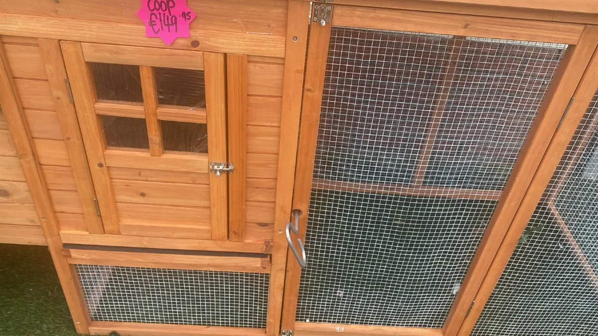 Wooden chicken coop - Image 3