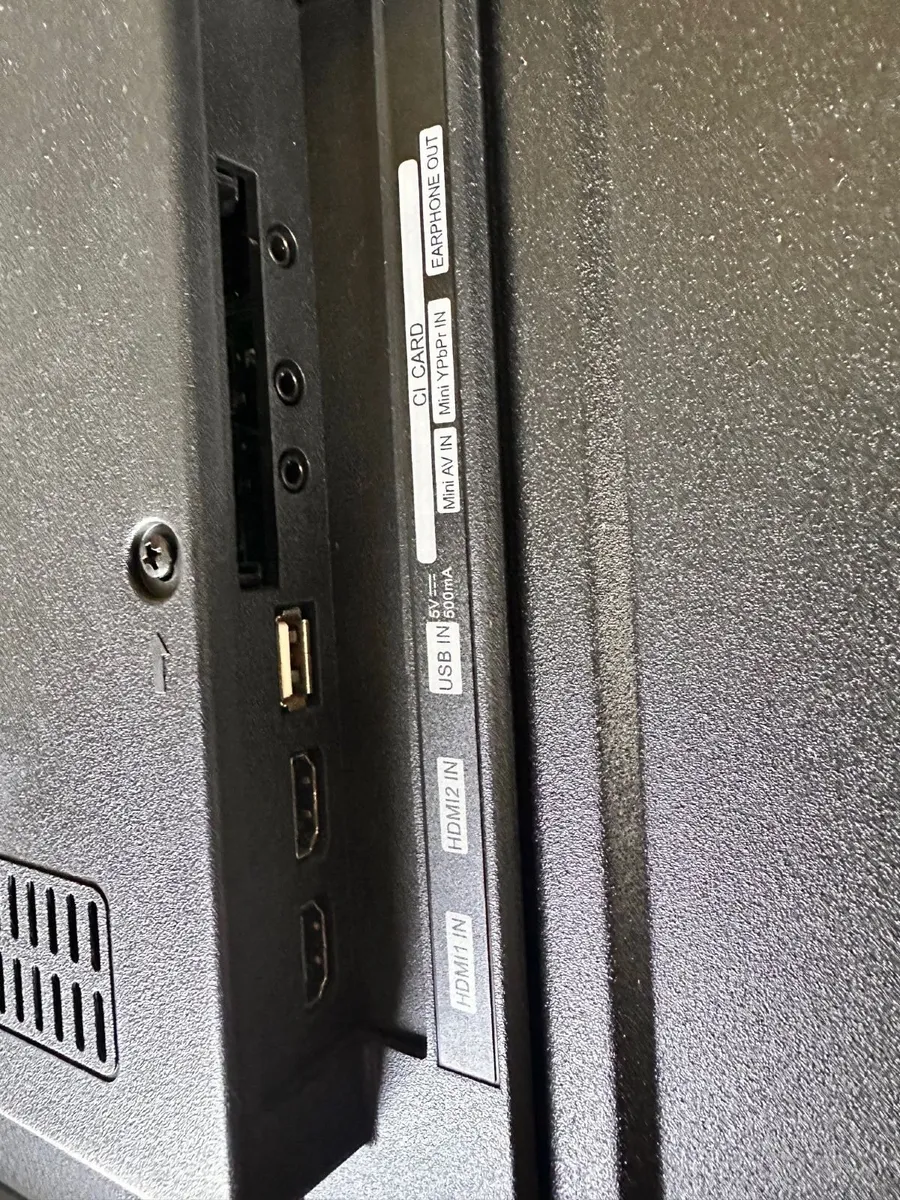 Thor 32" HD Dual Tuner LED TV - Black | T2932WNSTS - Image 4