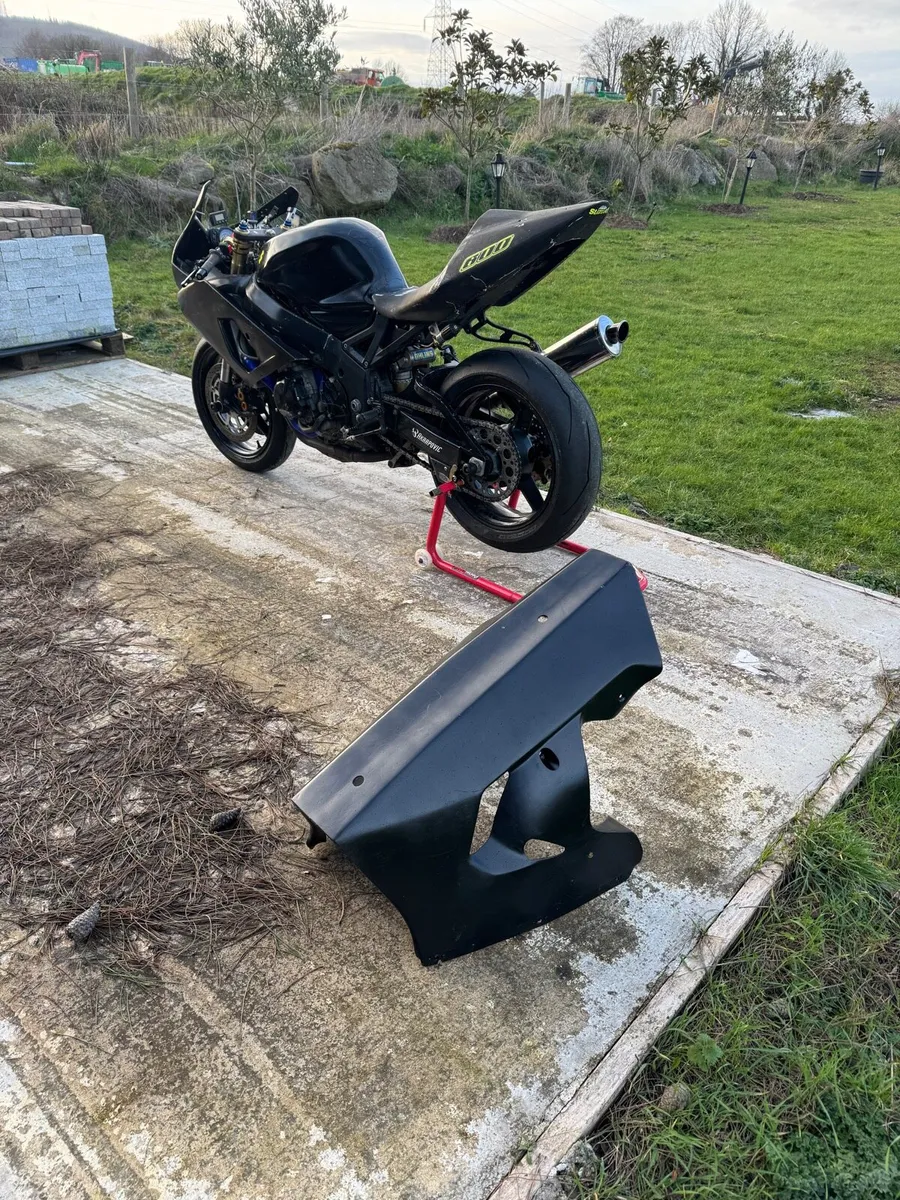 Suzuki GSXR 600 K5 - Track Bike - Image 2
