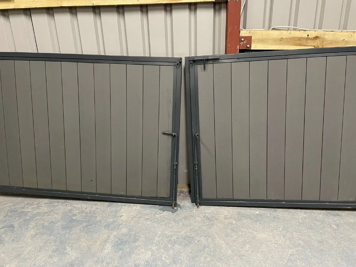 Double gates - Image 3