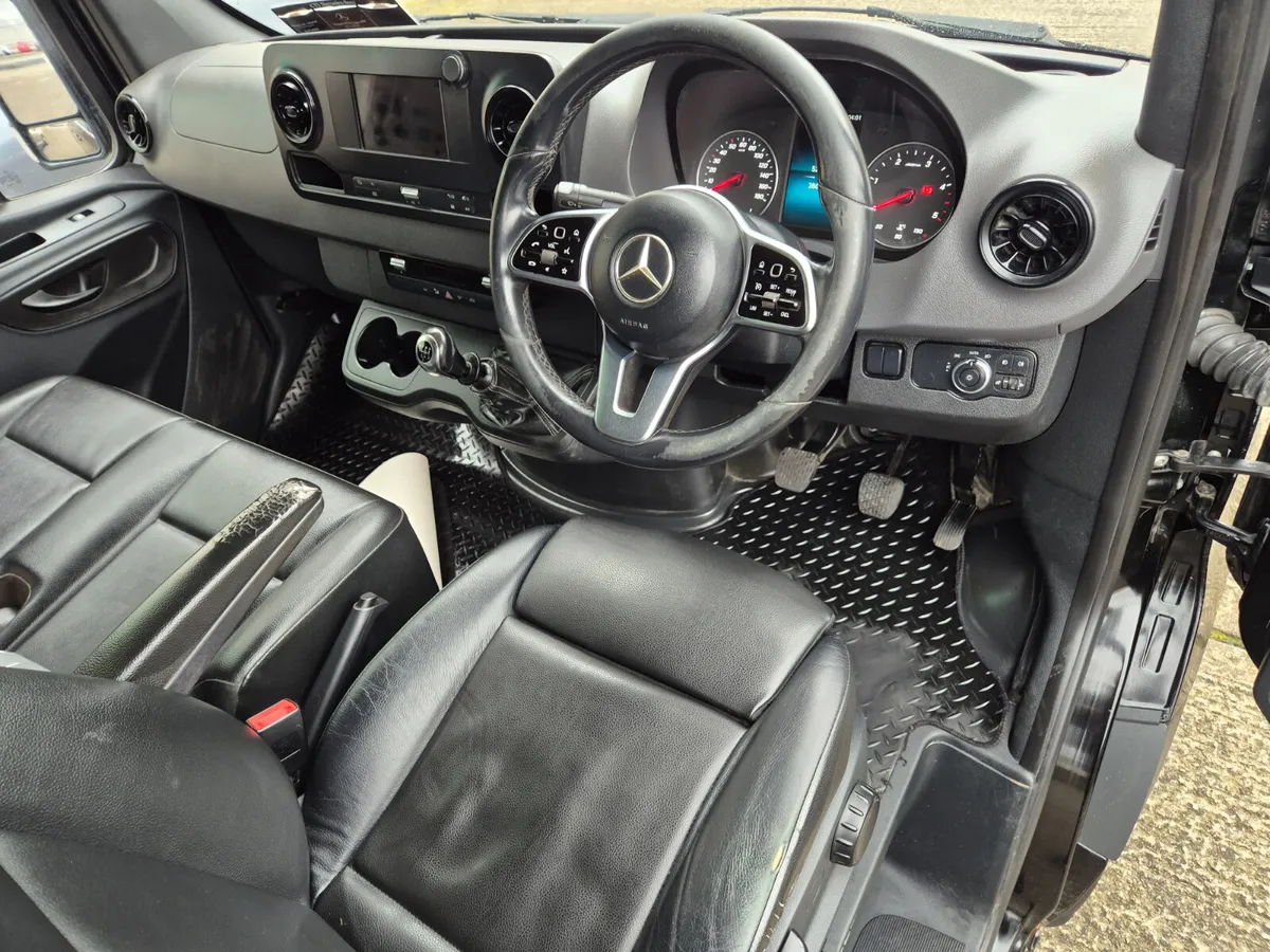 2019 Mercedes-Benz Sprinter FSH - Image 4