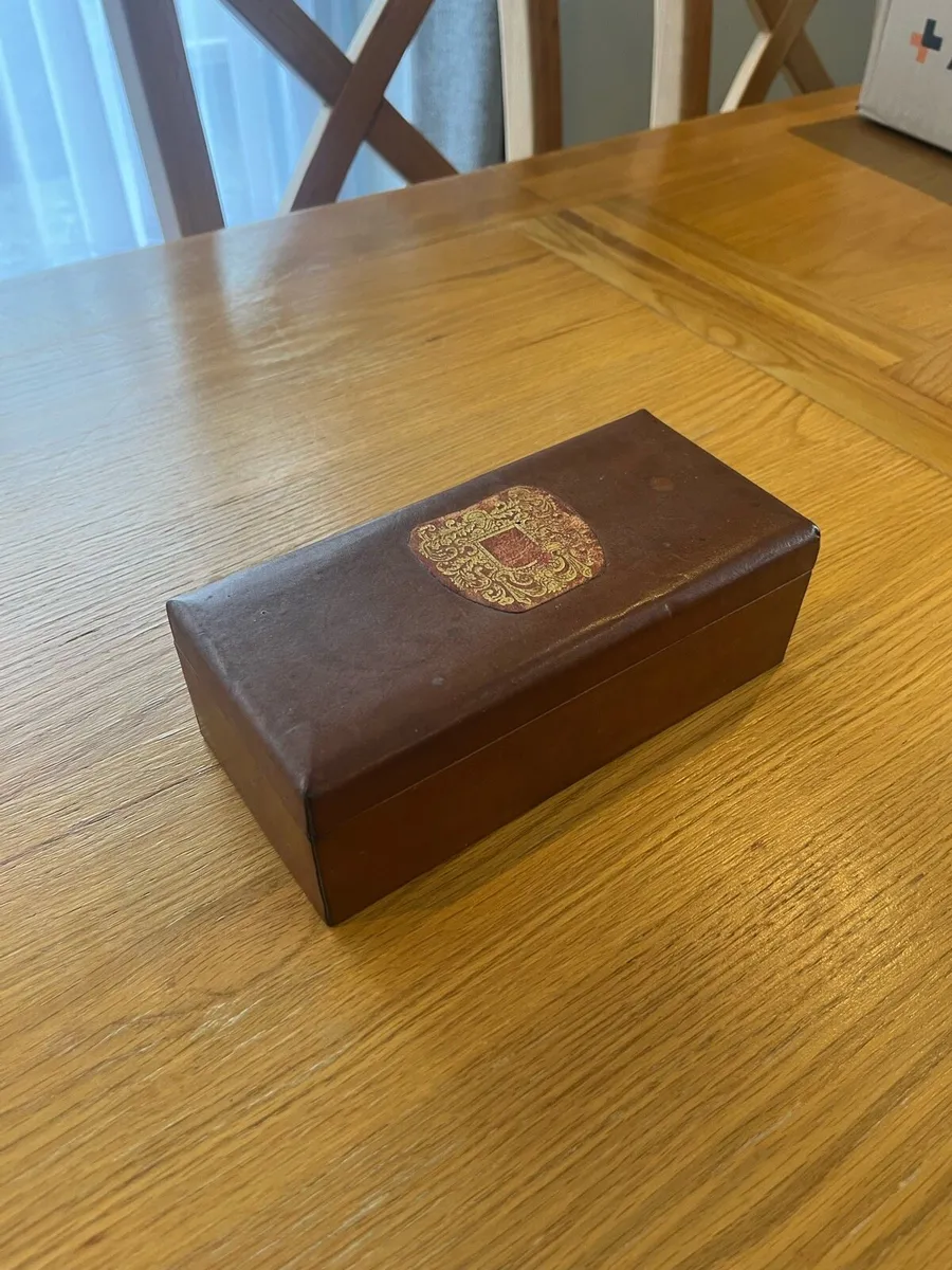 Vintage British Made Leather Jewellery Box - Image 2