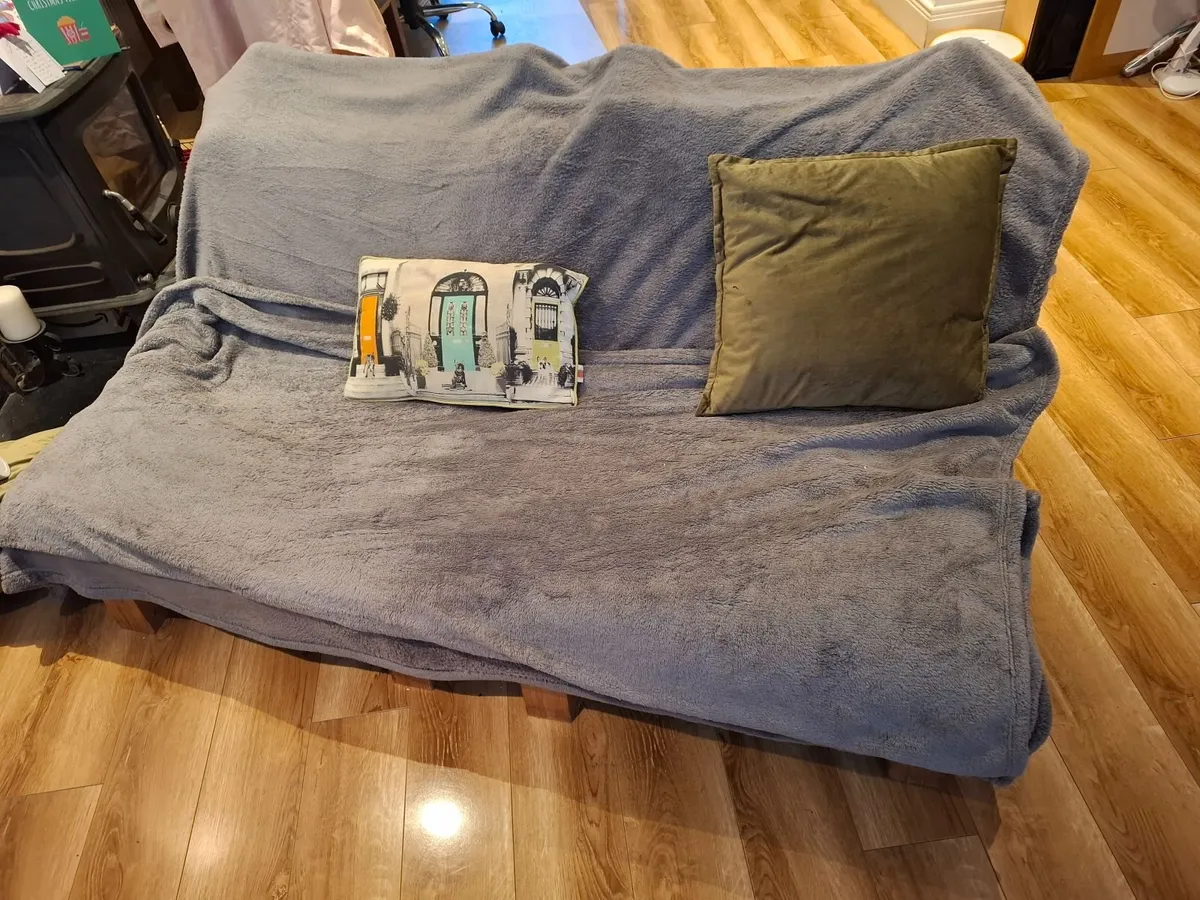 2 single futon (sold as a set) - Image 1