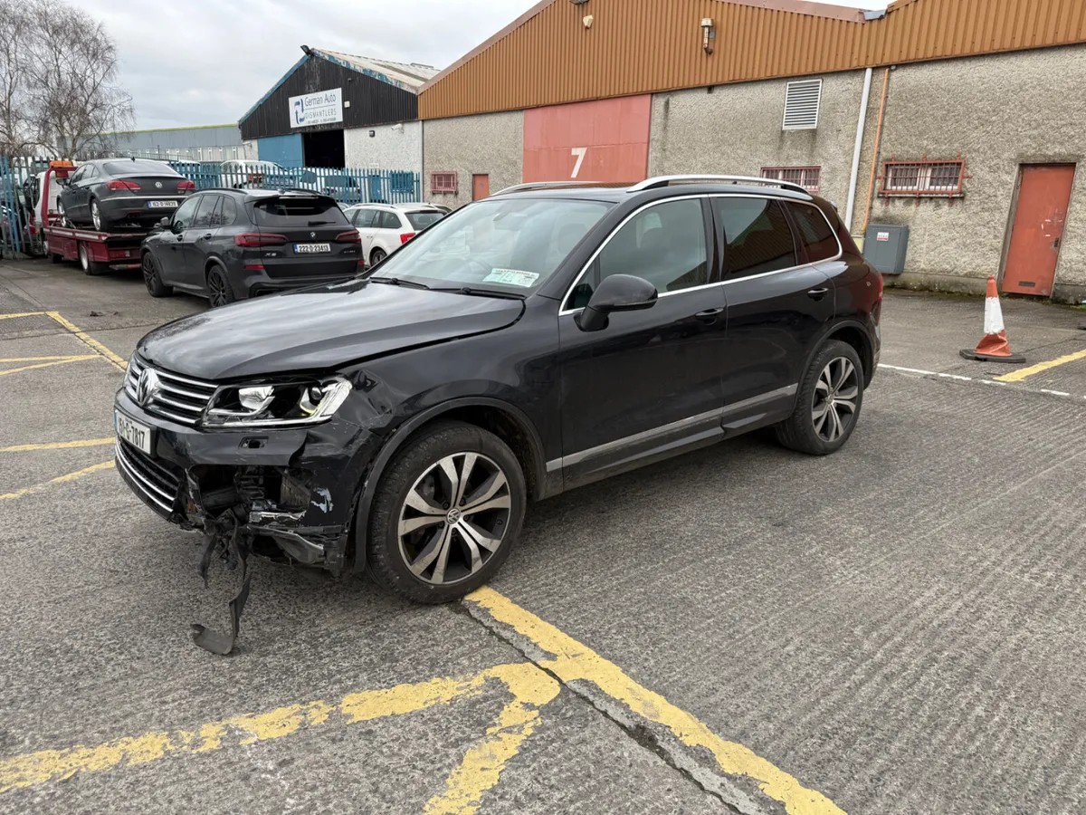 2015 VW TOUAREG R LINE - Image 2