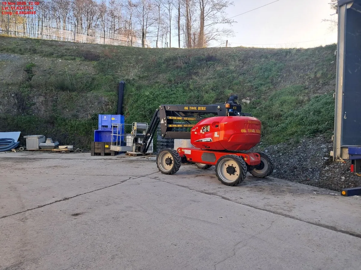 Genie & Manitou Diesel Booms - Image 3