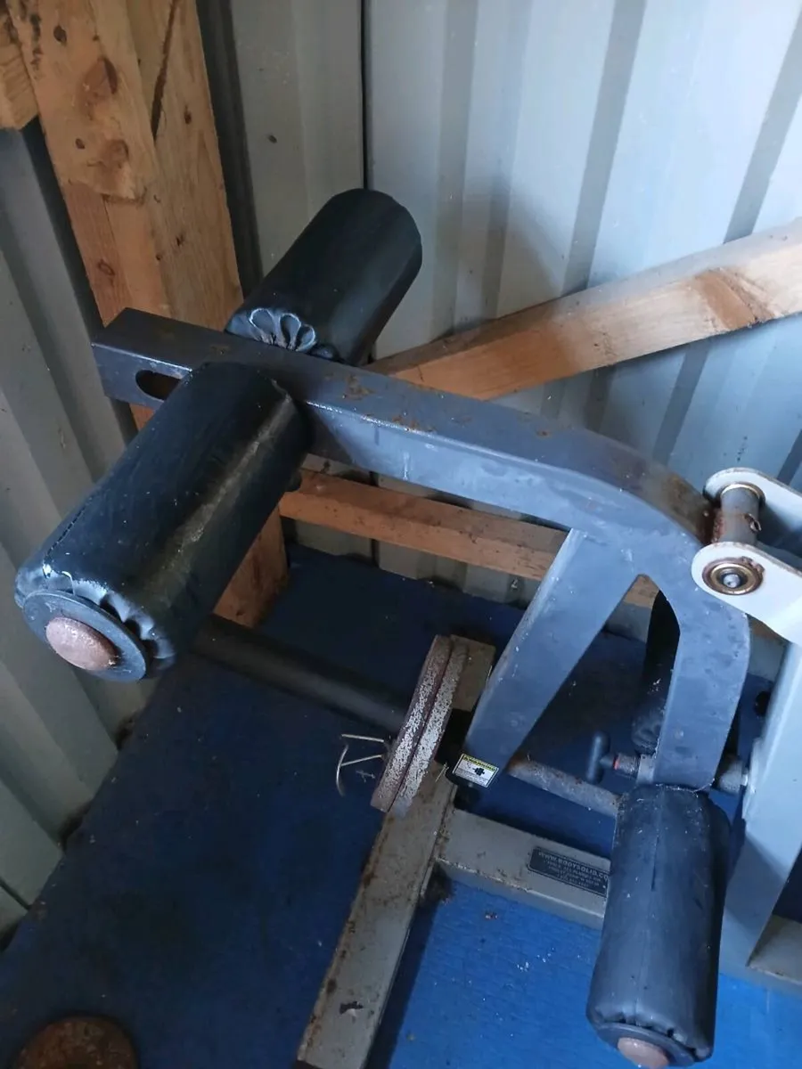 Body solid leg extension and curl machine - Image 3