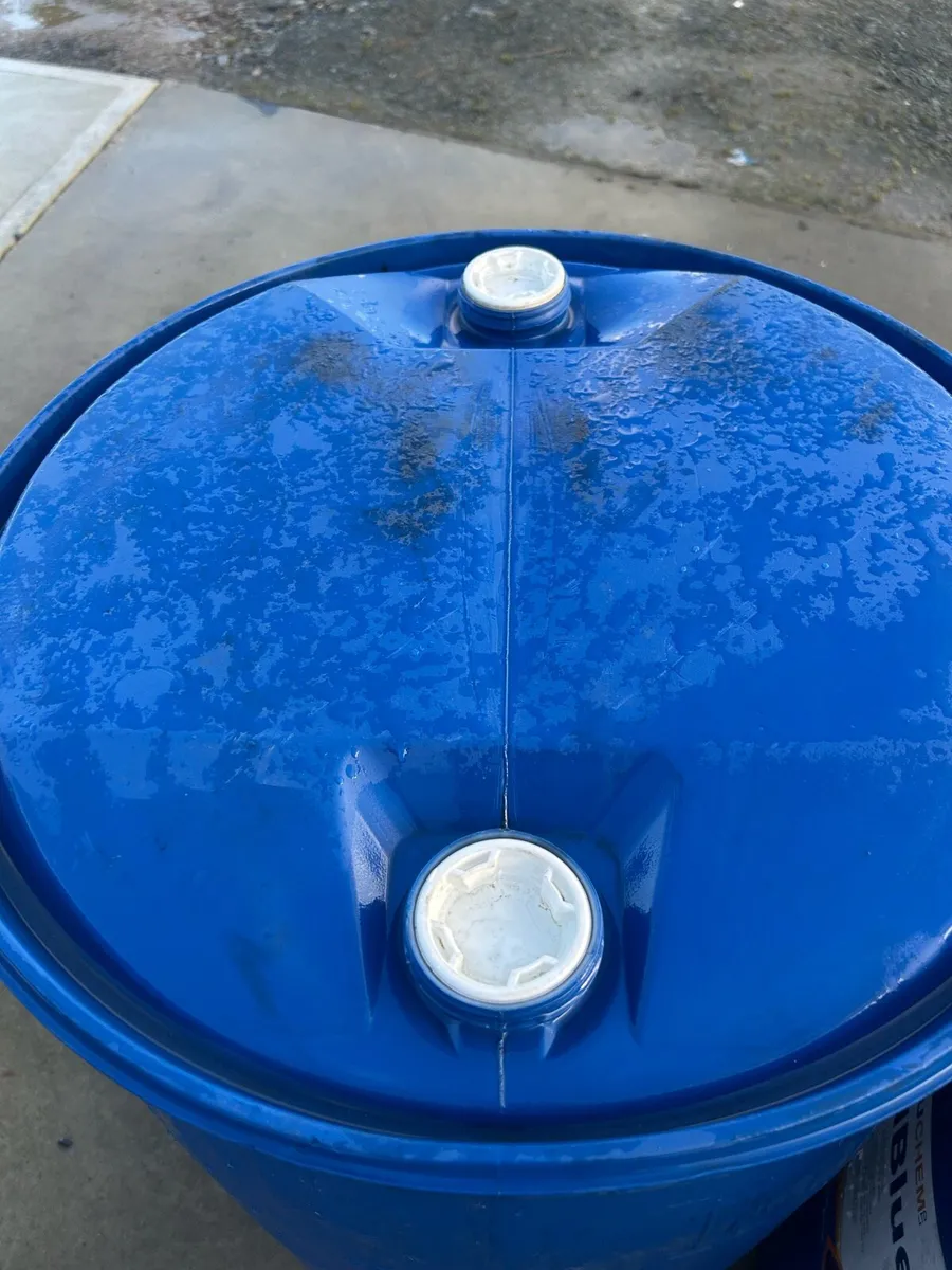 Plastic barrels - Image 1