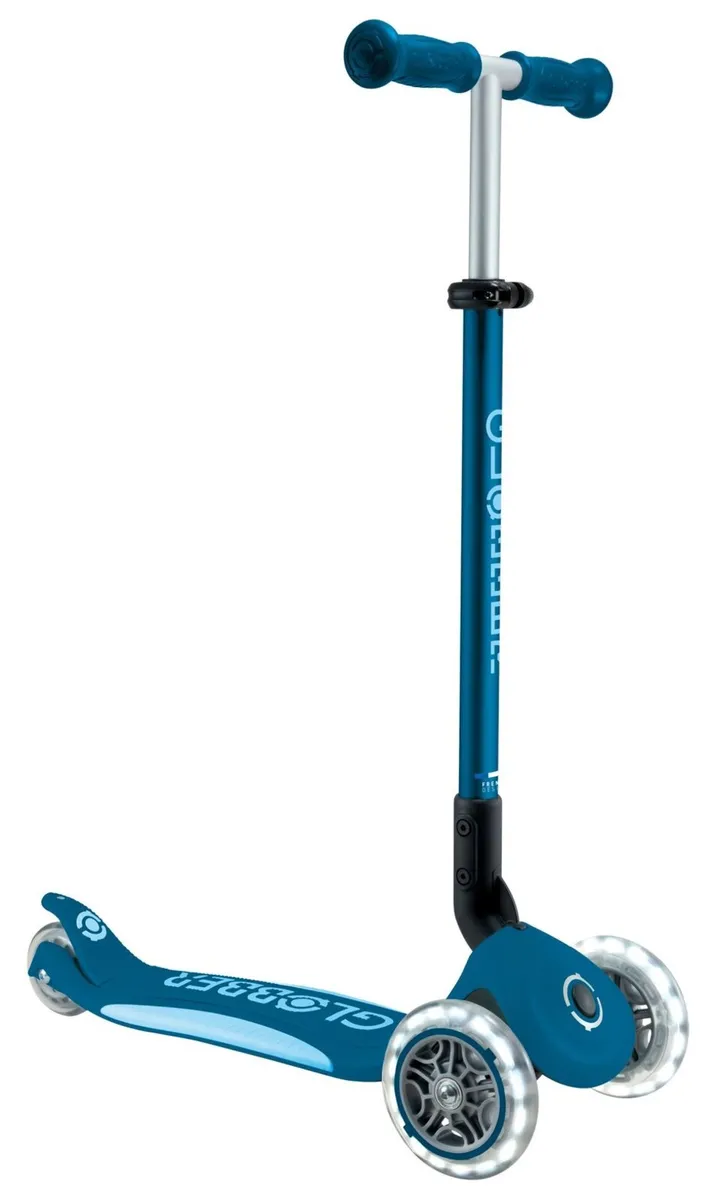Globber Primo Plus Lights Folding 3 Wheel Scooter - Image 3