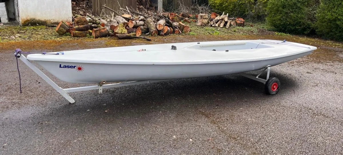 Laser Dinghy 180590 Radial and 4.7 rig - Image 1