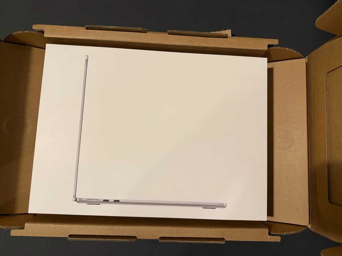 MacBook Air 15-inch M4 16/256GB Sealed 1y Warranty - Image 3