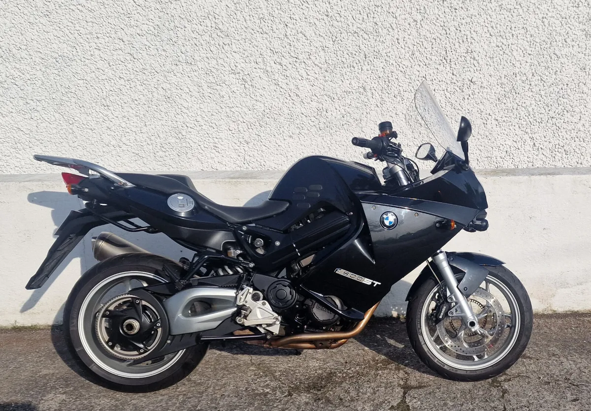BMW F800ST with luggage @ Doyles Athlone - Image 1