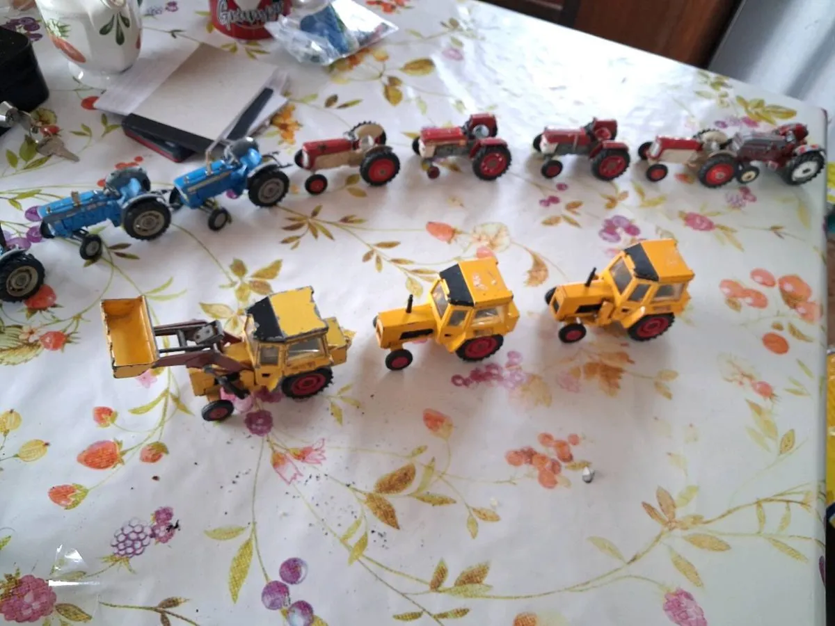 VINTAGE. MODEL TRACTORS - Image 2