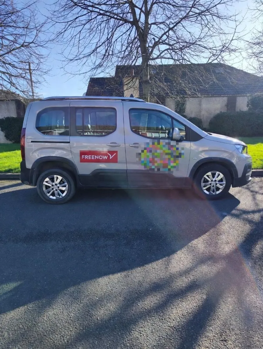 Taxi to rent - Image 3