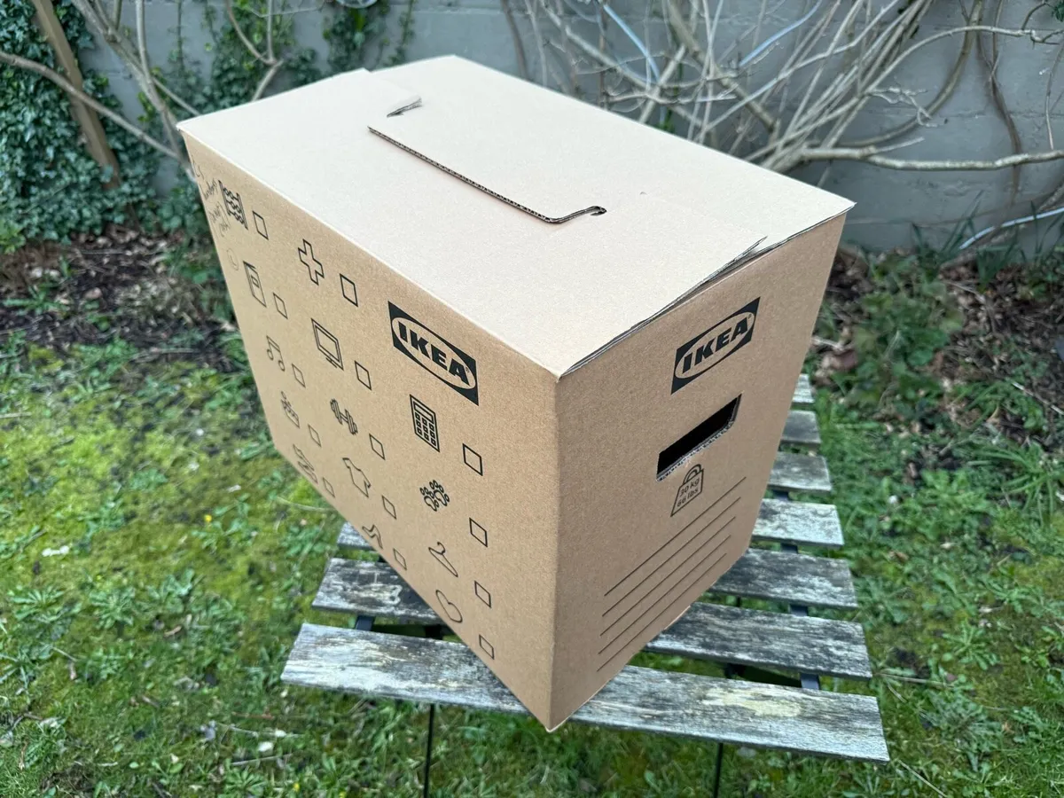 35 foldable moving/storage boxes, med & large - Image 1