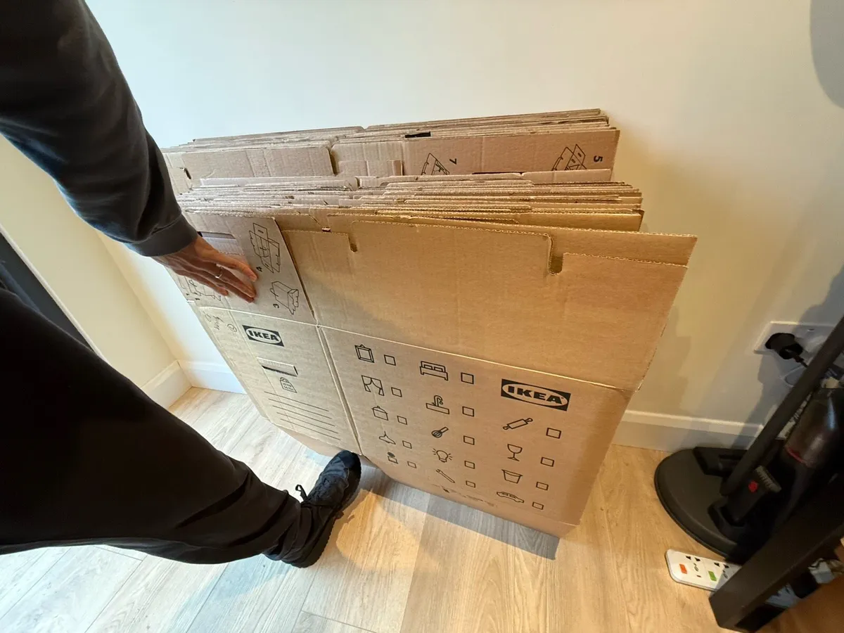 35 foldable moving/storage boxes, med & large - Image 2