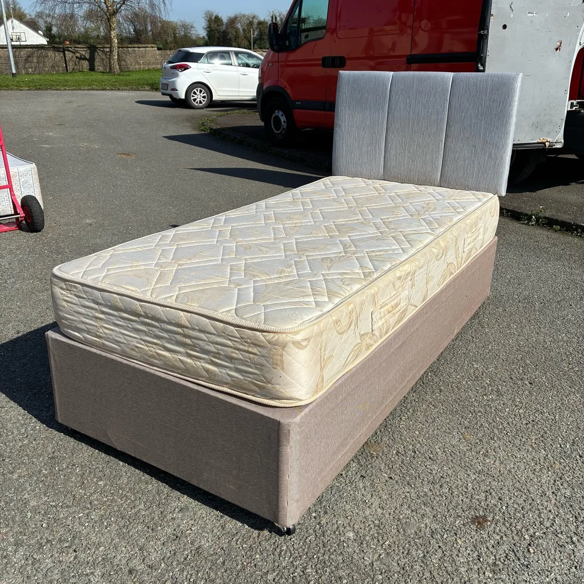 Single bed with Odearest Mattress & Grey Headboard - Image 2