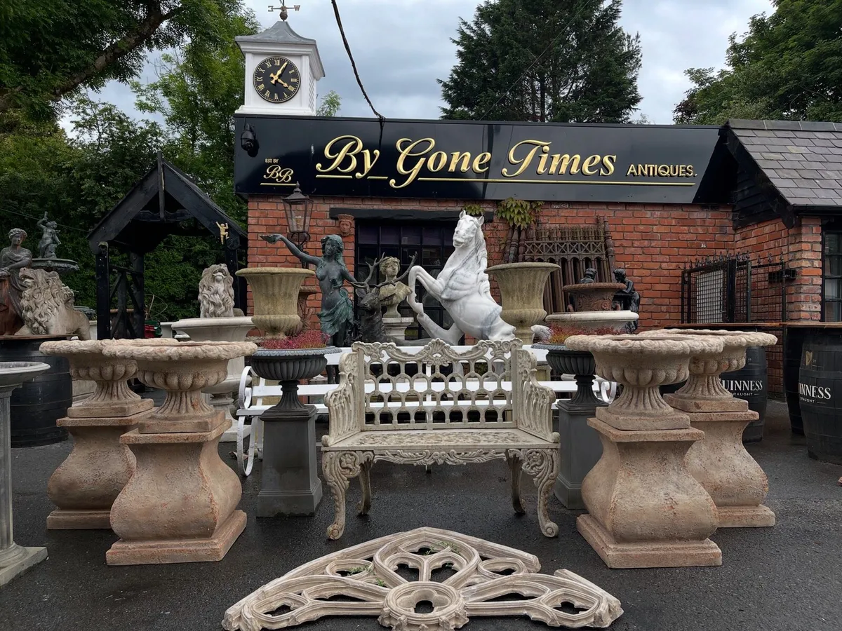 Heavey cast iron garden furniture - Image 4