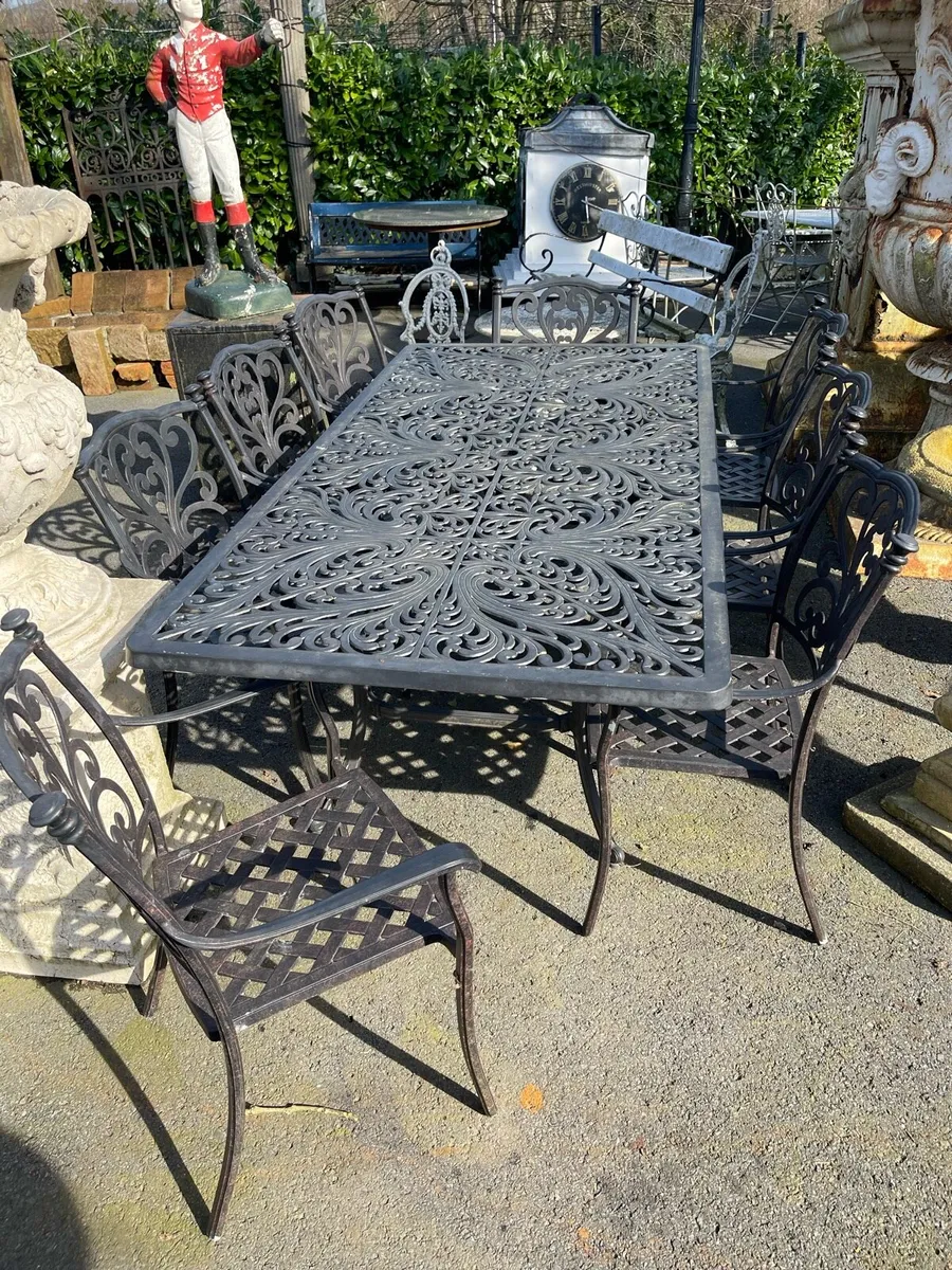 Heavy cast-iron garden furniture - Image 2