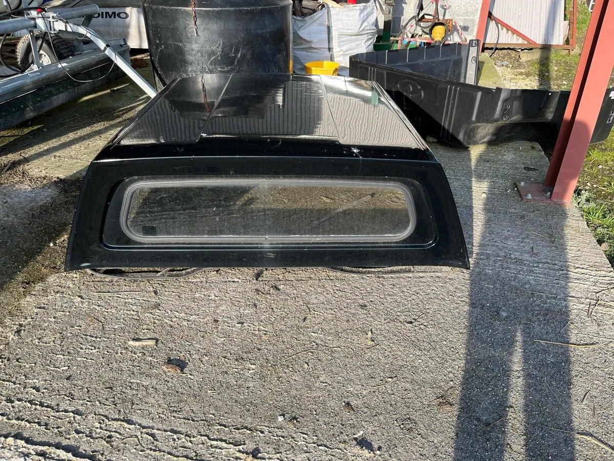 Canopy of 192 hilux - Image 1