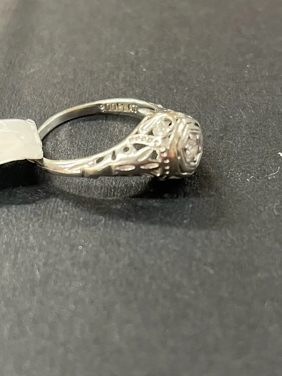 Vintage platinum ring with diamond. - Image 3
