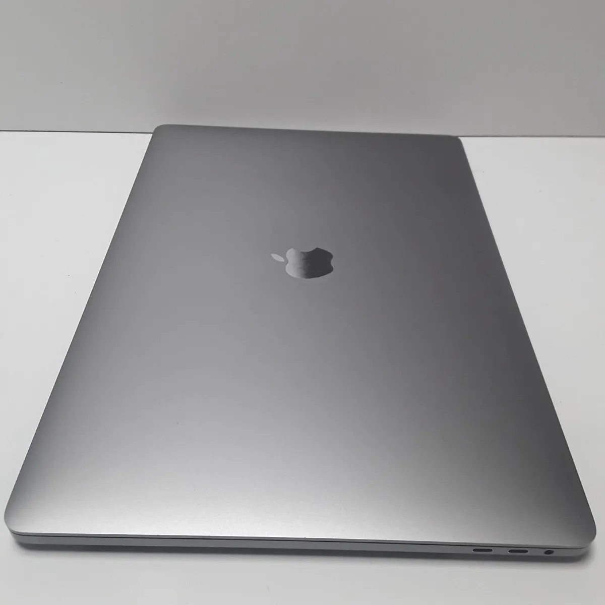 Apple MacBook Pro 16" (2019) | 16GB RAM | 1TB SSD - Image 2