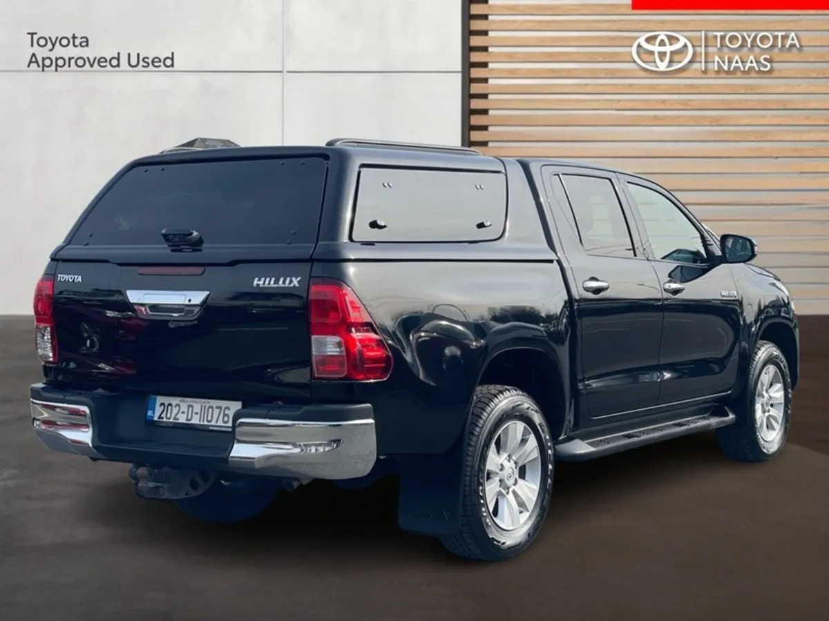 Toyota Hilux DOUBLE CAB SR5 AUTO 4DR - Image 2