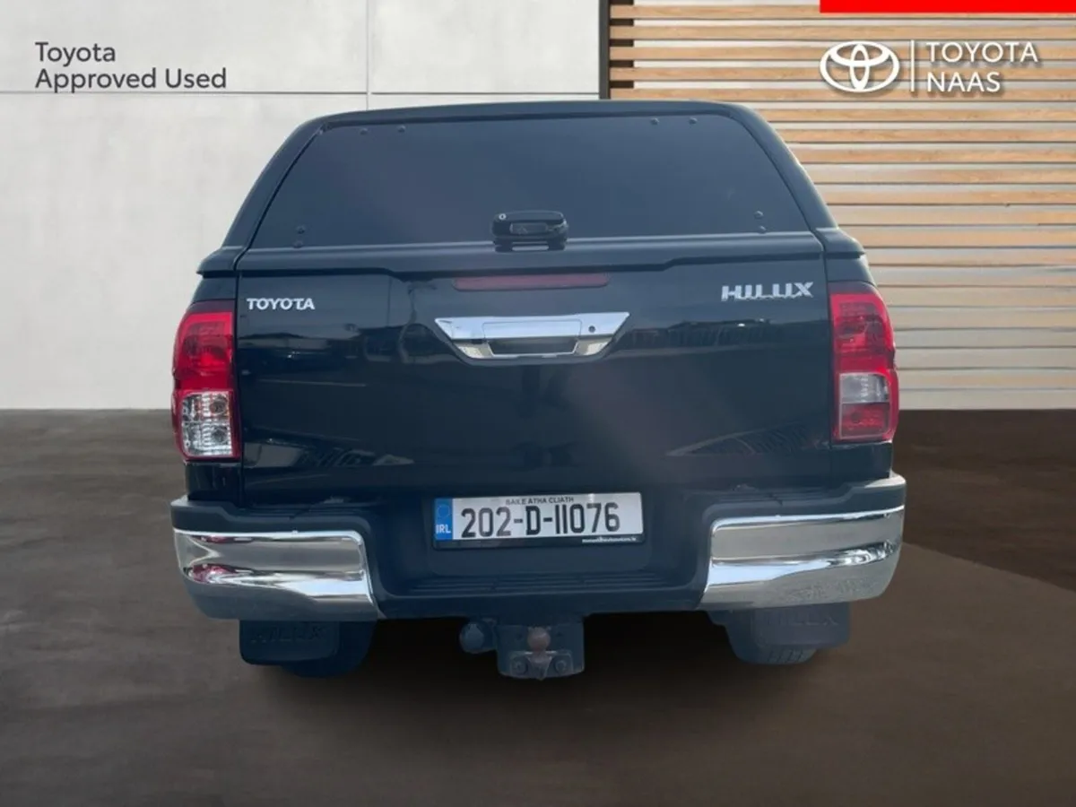 Toyota Hilux DOUBLE CAB SR5 AUTO 4DR - Image 4