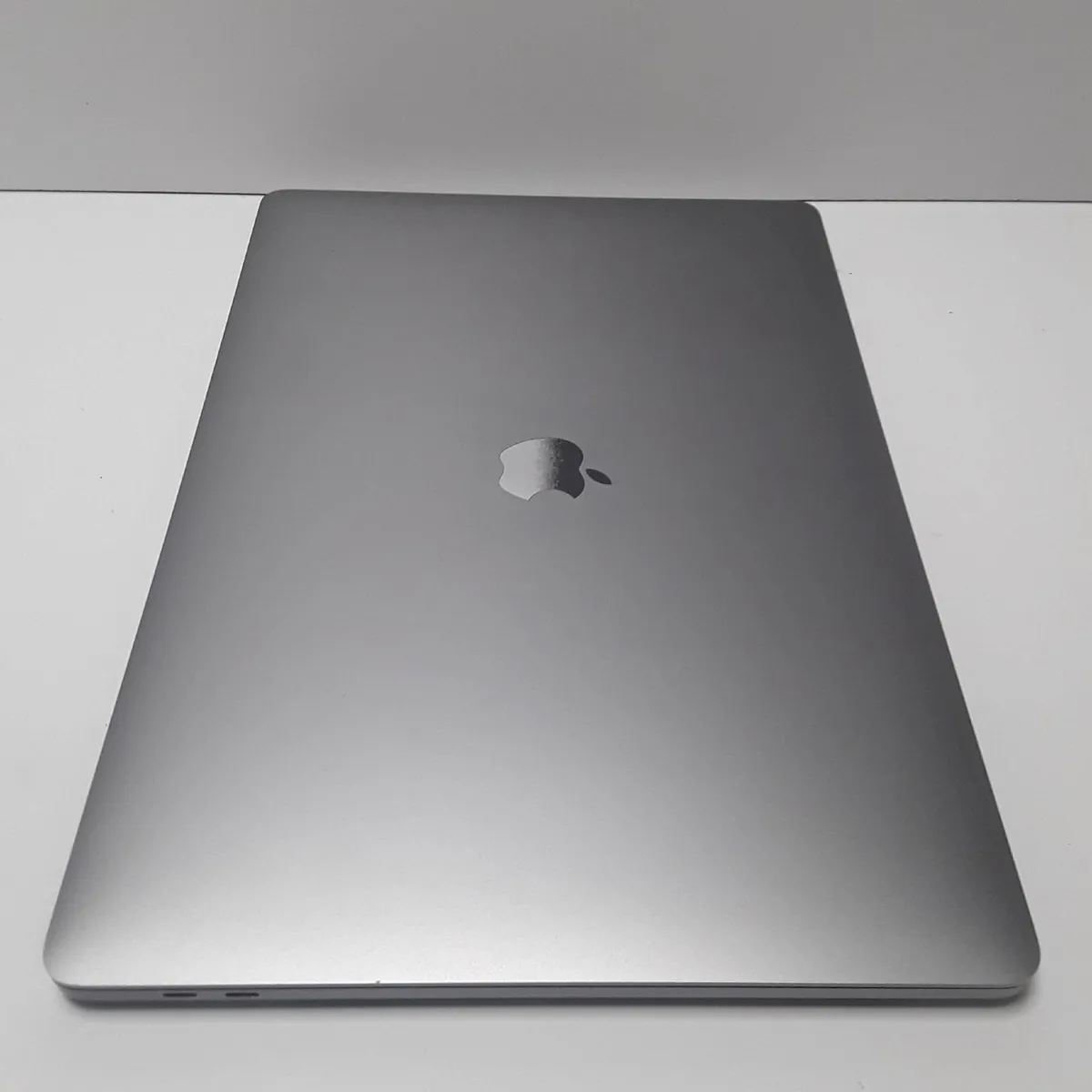 Apple MacBook Pro 16" (2019) | 16GB RAM | 1TB SSD - Image 4